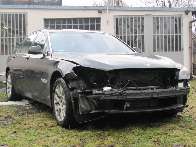Naprawa powypadkowa OC AC BMW 750